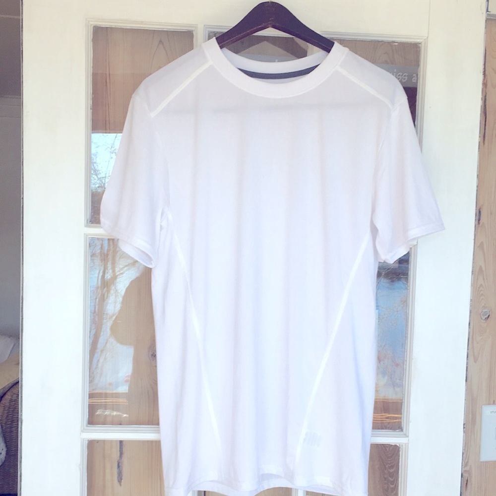 Men’s Gildan performance medium sports shirt NEW perfect condition no tag